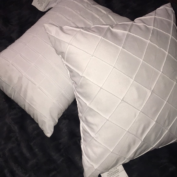 Lush Decor Other Last Chancecute Little Throw Pillows Poshmark Interesting Lush Decor Throw Pillows Lush Decor Other Last Chancecute Little Throw Pillows Poshmark Interesting Lush Decor Throw Pillows